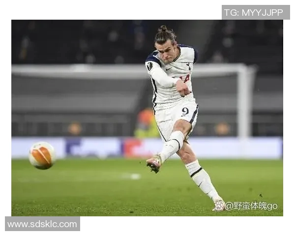 皇马卷发足球明星的魅力与风采探秘之旅